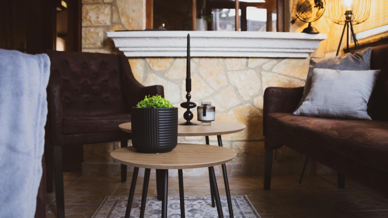Апартаменты Scardona Rustica, Bed & Breakfast With Jacuzzi, Bbq And Free Parking In Skradin, Krka Экстерьер фото