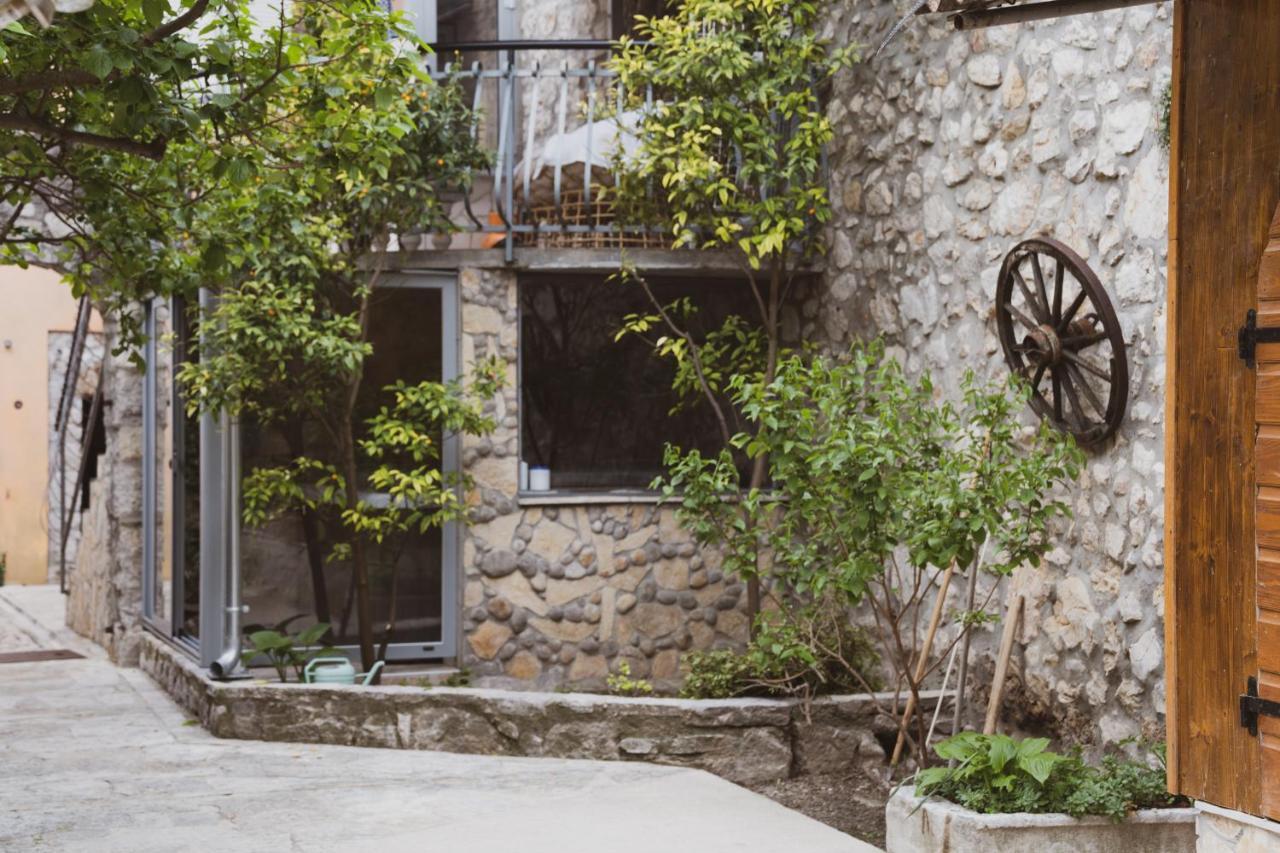 Апартаменты Scardona Rustica, Bed & Breakfast With Jacuzzi, Bbq And Free Parking In Skradin, Krka Экстерьер фото